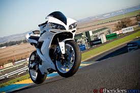 Toe S 2005 Pearl White R1 Yamaha R1 Forum Yamaha R1 Yamaha Pearl White