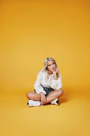 Stina talling is a norwegian youtube star who is widely famous for her youtube channel's content. Stina Talling Slipper Ny Single Sony Music Norway