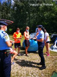 Sunt pârjolite câteva hectare de teren pe care se află vegetaţie uscată. In Contextul Regulilor De DistanÈ›are Inspectoratul De Jandarmi JudeÈ›ean Prahova Facebook