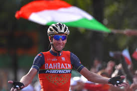 Trouvez votre location de vacances idéale parmi un large choix allant de nos 77 location maison de vacances à nos 32 magnifiques location appartement de vacances. Vincenzo Nibali Au Depart Du Tour Des Flandres 2018