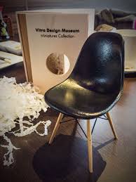 Vitra Collection Eames Side Chair Dsw Miniature 1 6 Scale Vitra Design Vitra Design Museum Classic Furniture Design