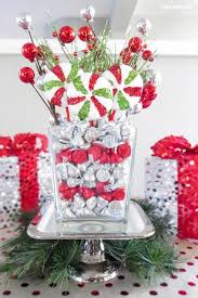 32 Festive Christmas Table Decorations To Brighten Up Your Feast Christmas Table Decorations Centerpiece Christmas Table Centerpieces Holiday Table Decorations