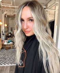 ✨Things extensions are great for ✨ —Adding inches —Adding volume  —Confidents —Growing out bad cuts —Adding colour without lightening your  hair —Thining hair —Just because you want to is my personal fav