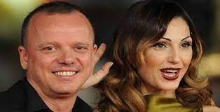May 29, 2021 · francesco venditti, figlio di antonello venditti e simona izzo, ha raccontato che sua figlia di 24 anni si è innamorata di una ragazza. Gigi D Alessio La Nuova Fidanzata E La Sosia Di Anna Tatangelo