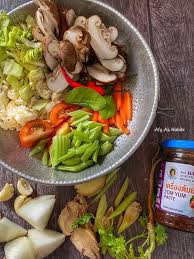 Sup dari negara lain yang begitu populer di indonesia yaitu tom yam. Tomyam Sayur Thai Resipi Istimewa Yang Sangat Sedap