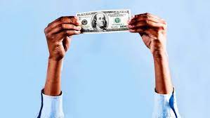 If there is going to be any change in the exchange rate of leu to €, recalculation of the amount will be done automatically when the page is refreshed. Dolarul Se ApreciazÄƒ PanÄƒ Aproape De 3 6 Lei Euro StaÅ£ioneazÄƒ La 4 47 Lei Curs