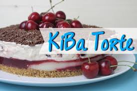 Meine waren so dunkel, dass ich wirklich niemals auf die idee gekommen wäre, diese noch als obst zu essen. Kiba Torte Selber Machen Kirsch Bananen Torte Ohne Backen No Bake Cake Youtube