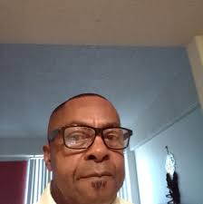 Kyle Larson reigns in Kansas for his THIRD win of the season.