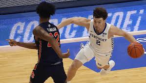 Askew è la point guard numero 1 della classe 2021 ma potrebbe riclassificarsi al 2020. Devin Askew Has No Regrets About Picking Kentucky Or Reclassifying Your Sports Edge 2021