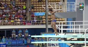 Silver medalists malaysia's ooi tze liang and azman ahmad amsyar, gold medalists china's lin yue and cao yuan and bronze medalists south korea's kim. Ahmad Amsyar Azman And Ilya Zakharov Belly Flop At Men S 3m Springboard Event In Rio Daily Mail Online