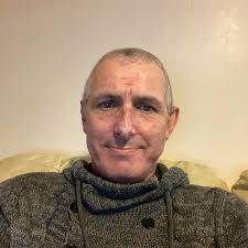 Kwon was definitely the best fighter out of all the Cobra Kai. 🇺🇸 👊 I  thought he was Jin Kazama when he first appeared.