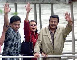President joseph erap estrada s paalam na kaibigang mahal with lyrics. Erap S Last Stand Revisiting President Joseph Estrada S Final Days In The Malacanan Palace Tatler Philippines