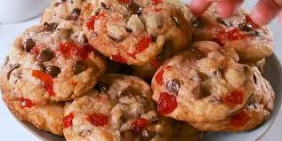 Recette Biscuits Aux Pepites De Chocolat Et Aux Cerises Moelleux A Souhait En 2020 Biscuits Moelleux Pepite Chocolat Recette Biscuit Facile