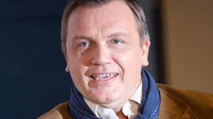 Kerkeling started his career as a comedian in radio, working for various german broadcasting companies, such as wdr and br. Preistrager Des Bremer Filmpreises Interview Mit Hape Kerkeling Weser Kurier