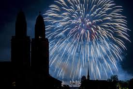 Fuegos artificiales causaron sorpresa en todo lima. Consejos Para Hacer Fotos De Fuegos Artificiales Con El Movil Smartphones Cinco Dias