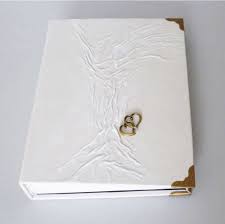 White Leatheralbum Weddingphotoalbum Treeoflife Giftforwedding Heartsalbum Coupleanniver Leather Wedding Photo Albums Wedding Album Wedding Photo Albums
