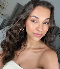 Emma Erdman's Instagram, Twitter & Facebook