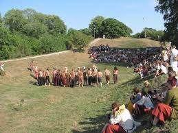 This summer, it felt extra important to remind gotland to stay safe during the pandemic. Die Medeltidsveckan In Visby Einmal Mittelalter Bitte Schweden Und So