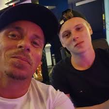 Is there anywhere legit to sell a machine? Or do people not buy second  hand? Gold coast Australia