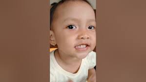 nadia nemu payung rusak