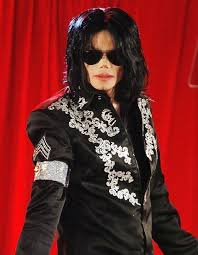 Hier, après six semaines de procès, l'ancien médecin personnel de michael jackson, le dr conrad murray, a été reconnu coupable d'homicide involontaire par le jury de la cour supérieure de los angeles, pour négligence criminelle. Behind The Mask Michael Jackson Reapparait Dans Un Nouveau Clip Inedit Elle
