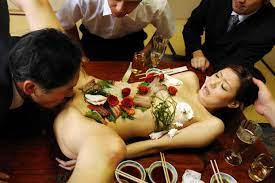 女体盛り」は日本の伝統文化なのかを考える画像 | 素人エロ画像まとめブログ