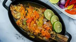 Kebetulan beliau datang saya todong untuk masak menu andalannya yaitu resep sop ikan nila kemangi. Menu Ramadan Hari Ini Ikan Nila Sambal Pecak Es Tape Singkong Dan Tumis Tauge Ikan Asin Lifestyle Fimela Com