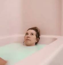Will A Hot Bath Induce Labor Find Out What S Safe And What Isn T