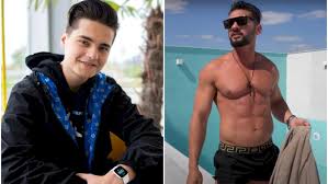 Blogul este un fel de cronologie, pentru că automat tot ce scrii pe acest blog (sau tot ce filmezi apare în ordine cronologică inversă. Cine Este De Fapt Cel Mai UrmÄƒrit Vlogger Din Romania SurprizÄƒ Nu E Nici Selly Nici Dorian Popa Stiri Directe