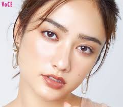 ヘアメイク 河北裕介の 質感mix メイク イエベ に似合う 繊細ラメ マット テク 日焼けメイク メイク 河北メイク