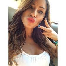 Sasha Guerrero's Instagram, Twitter & Facebook