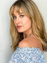 Amanda Tanguay's Instagram, Twitter & Facebook