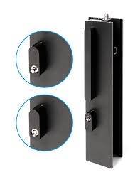 Les portes coulissantes intérieures, également appelées cloisons, s'intègrent aussi bien dans des en tenant compte de cela, la serrure utilisée dans la porte coulissante doit sécuriser la porte contre le cadre et qu'elle ne permet pas qu'on la tire à nouveau. Charnieres Et Serrures Pour Portes Coulissantes En Aluminium Comptez Sur La Qualite De Sobinco