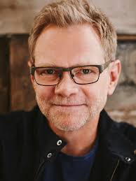 Chapman includes painful death of daughter in his late 2016 memoir