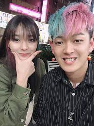 耳圈染】P2 日韓2020流行髮色不染不行呀！小丑女大解放日韓網紅正妹都愛熱搜髮色染髮小心機耳後染髮撩髮動作