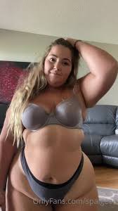 Watch online Big Booty Barbie aka Thebigbootybarbie OnlyFans - Someone come  fuck me on my couch! on X-video