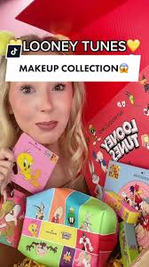 Looney Tunes Makeup Collection: Tweety & Bugs Bunny Palette