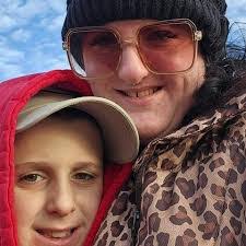 Kathy Hepler's Instagram, Twitter & Facebook