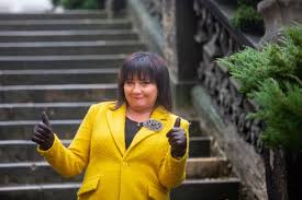 Čekal se pokles o 2,5 %. Alena Schillerova Sur Twitter Snemovna Napric Politickym Spektrem Schvalila Danovy Balicek Kterym Podnikatelum Zvysujeme Vydajove Pausaly Snizujeme Dph Na Teplo Zavadime Zdaneni Zahrivaneho Tabaku A Take Ziskame Dalsi Nastroje V Boji