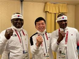 케냐 출신 마라토너 오주한(32, 청양군청)은 8월 8일 대한민국 마라톤 국가대표로 출전합니다. Gqxfcjzlvf23zm