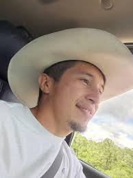 I'm looking for a carpenter to build bookcases (built-ins). Does anyone  know of a good carpenter?