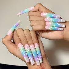 See full list on clutchnails.com Cardi B S Louis Vuitton Monogram Manicure Is Larger Than Life