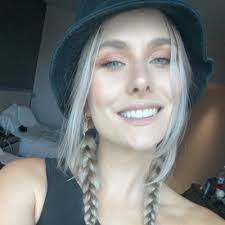 Natalie Logsdon (@natalie_logs)