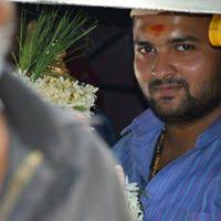 Mayur shelke, who works with the central railway (mumbai division) saved a child from an approaching train after the kid accidently fell on the railway line. Mayur Shelke Mayur 3rhyme Profile Pinterest