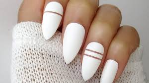 It almost seems like ink so it's a creative and artistic design. 28 Stunning Almond Shape Nail Design Ideas