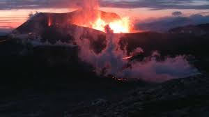 Bereits in den tagen vor dem vulkanausbruch waren im umfeld des fagradalsfjall etliche kleinere erdbeben verzeichnet worden, die aber weitgehend. Volcanic Eruption In Iceland 2010 Stockvideos Filmmaterial 100 Lizenzfrei 2794975 Shutterstock