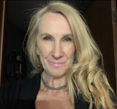 Shana Hess's Instagram, Twitter & Facebook