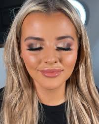 ✨️ S T E L L A ✨️ A smokey wing, a bit of glitter and look at that glow 🔥