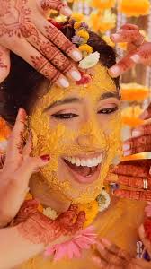 This Indian Bride S Maiyan Haldi Ceremony Was Very Pretty With All The Yello Indian Wedding Photography Indian Wedding Video Indian Wedding Photography Poses