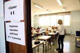 Le asl di roma preparano nuove linee guida per contrastare la diffusione dei contagi nelle scuole. Nuovi Contagi 8 804 E 83 Morti In Campania Scuole Chiuse Fino Al 30 Ottobre